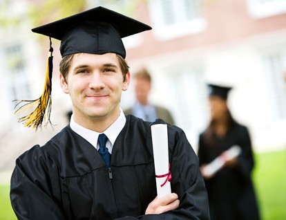 Ce conteaza in angajarea de juniori? Specializarea studiilor sau programele de internship?