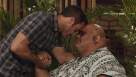 Cadru din Hawaii Five-0 episodul 4 sezonul 8 - E uhi wale no 'a'ole e nalo, he imu puhi (No Matter How Much One Covers a Steaming Imu, The Smoke Will Rise)