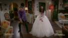 Cadru din Happily Divorced episodul 24 sezonul 2 - For Better or for Worse