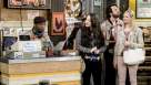 Cadru din 2 Broke Girls episodul 18 sezonul 6 - And the Dad Day Afternoon