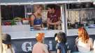 Cadru din Young & Hungry episodul 2 sezonul 3 - Young & Coachella
