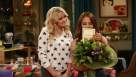 Cadru din Young & Hungry episodul 1 sezonul 5 - Young & Punch Card