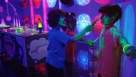 Cadru din Emily's Wonder Lab episodul 1 sezonul 1 - Glow Party
