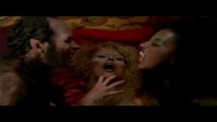 Trailer Howling II: ... Your Sister Is a Werewolf